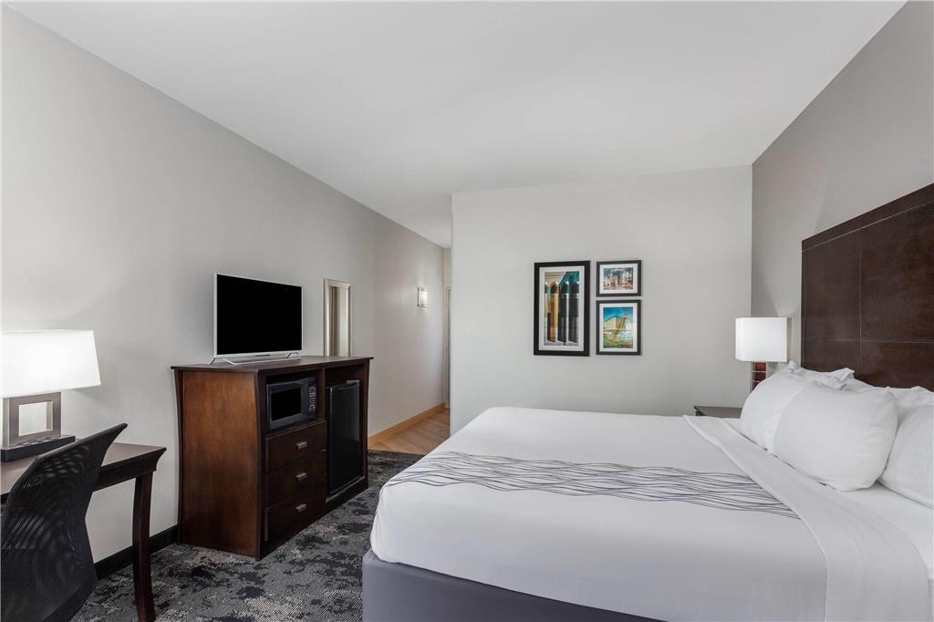 Отель La Quinta By Wyndham Columbus - Edinburgh Номер фото